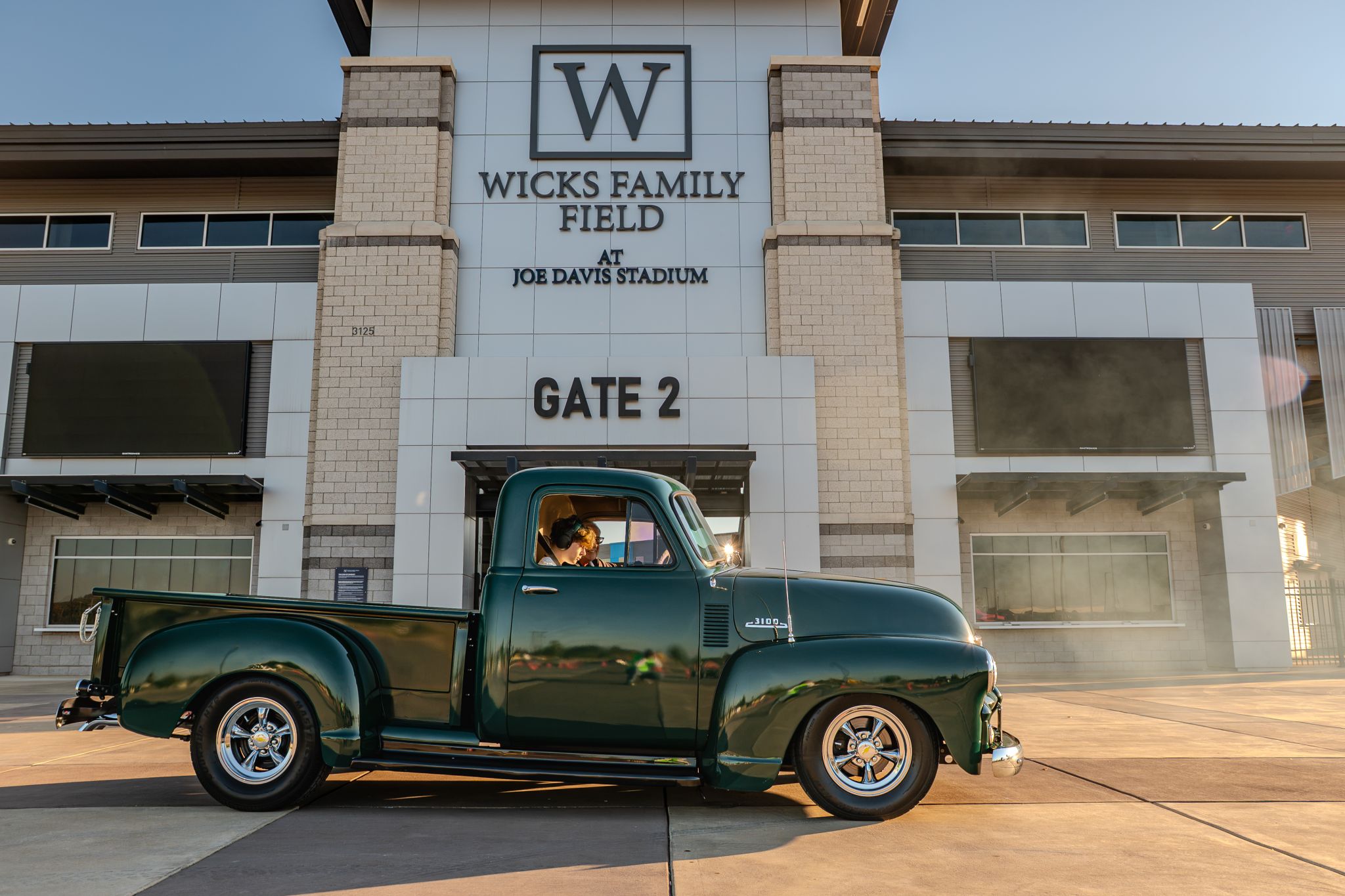 Car show picture