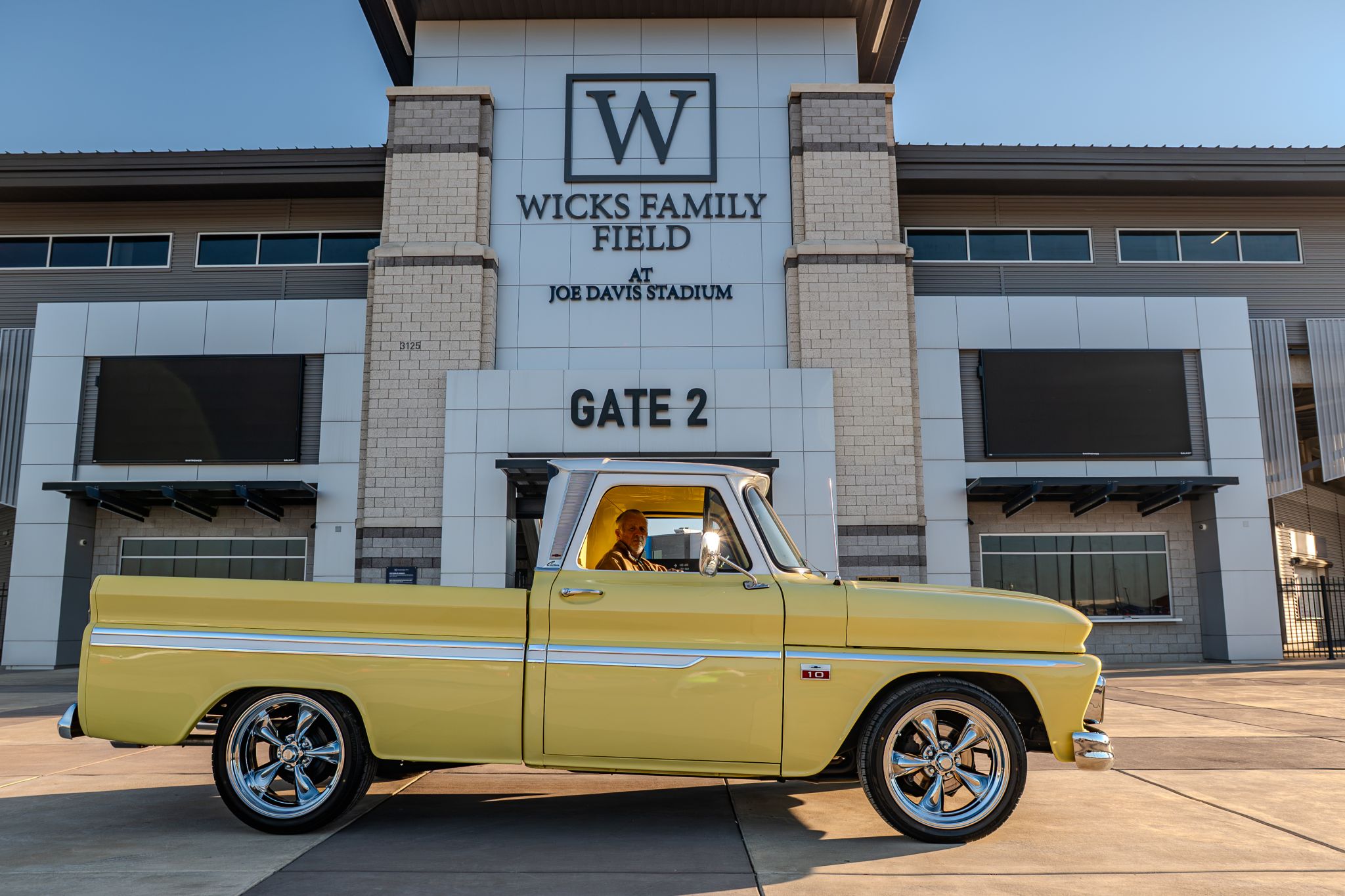 Car show picture