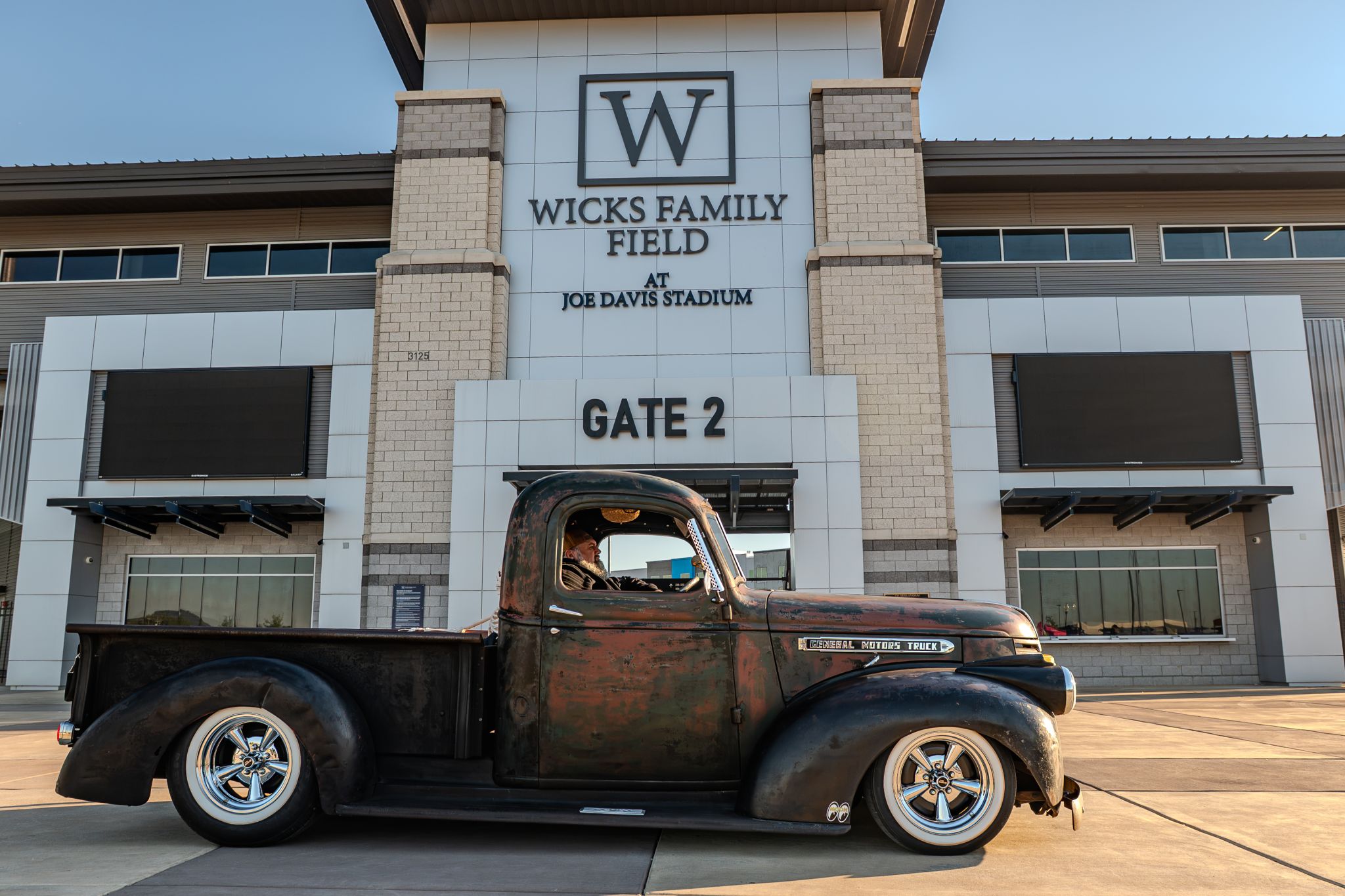 Car show picture