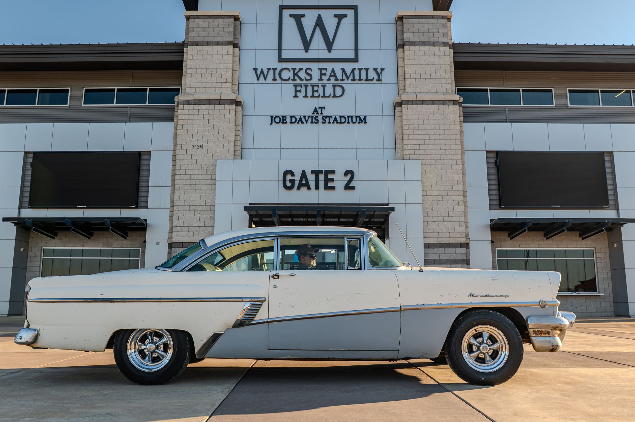 Car show picture