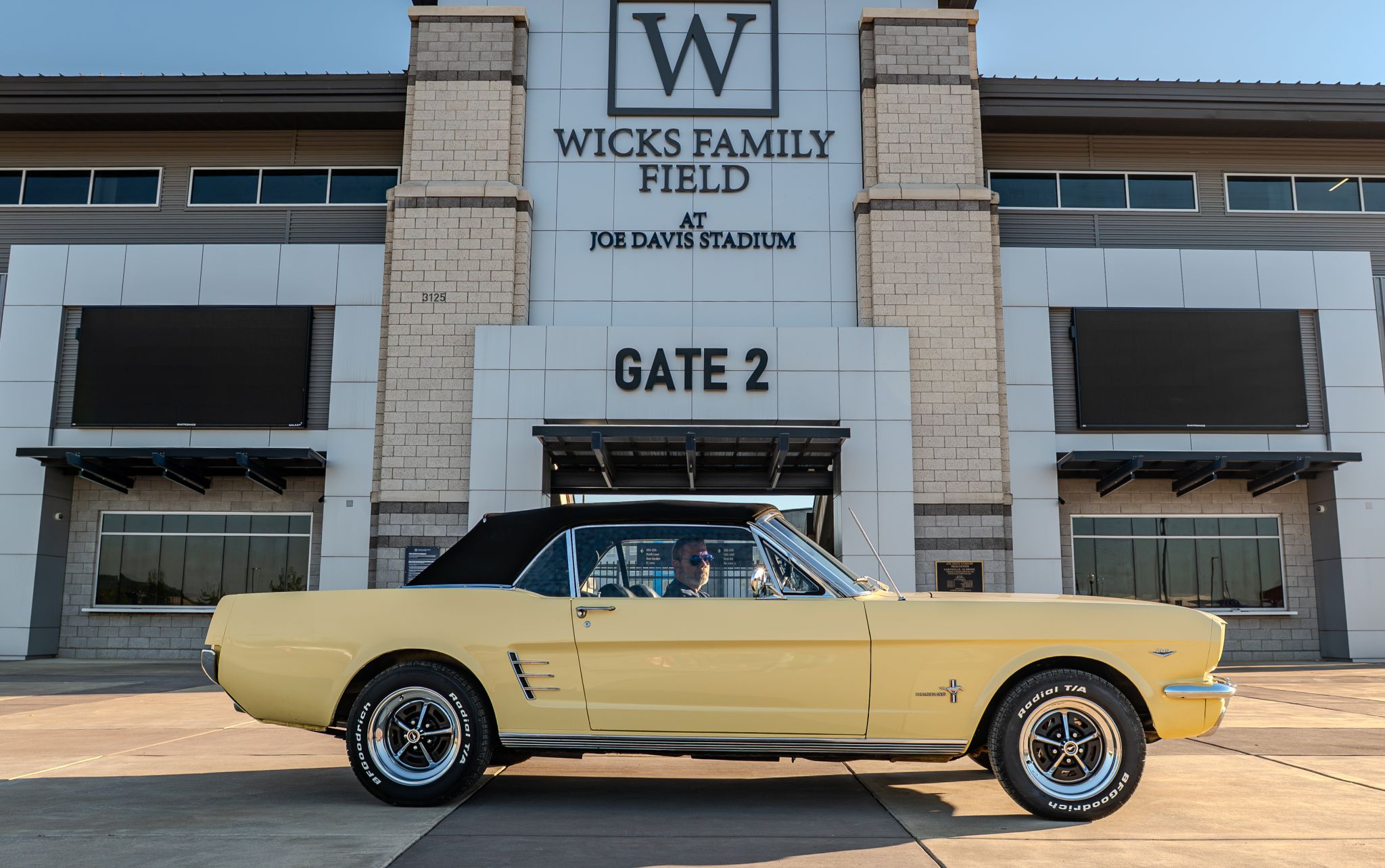 Car show picture