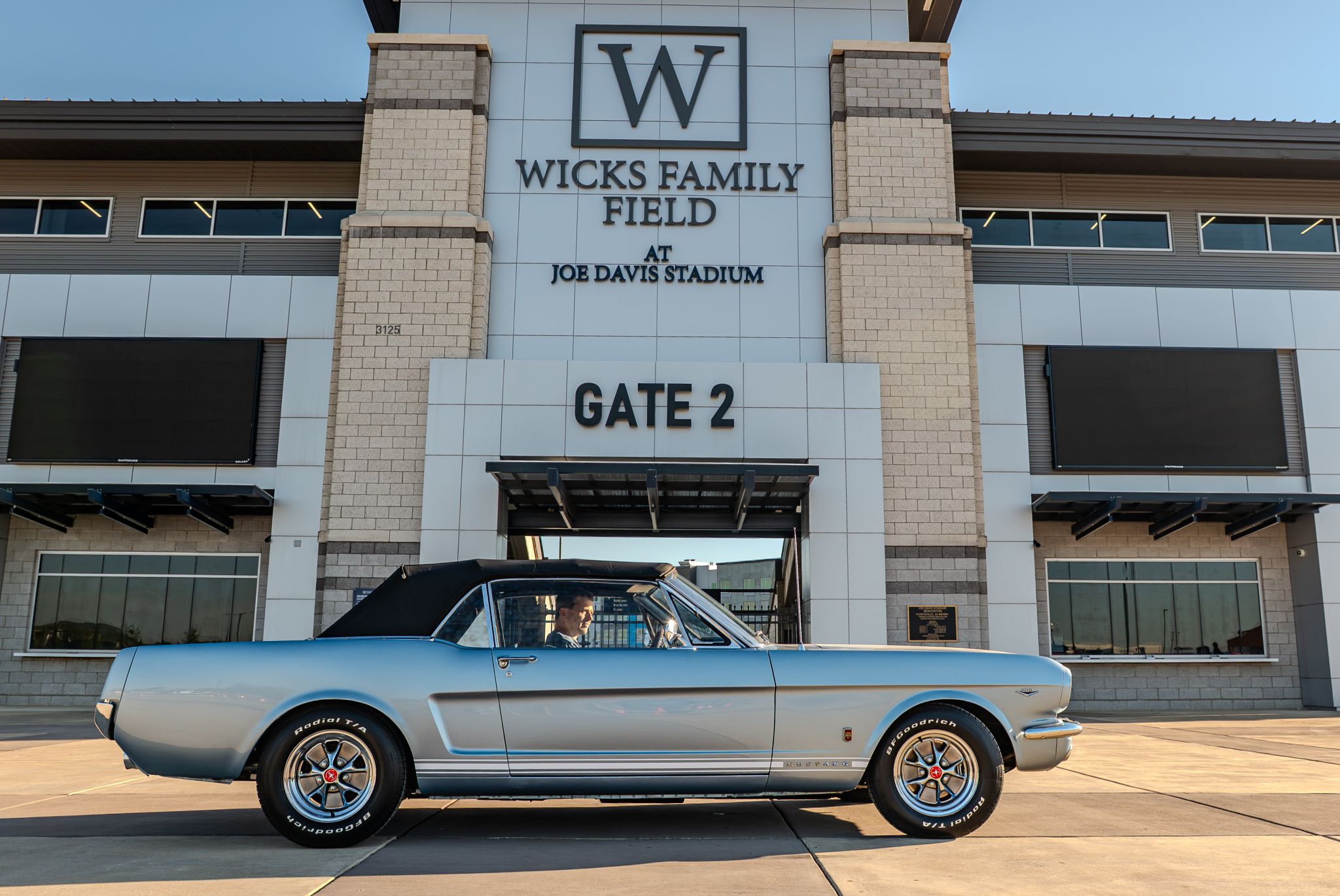 Car show picture