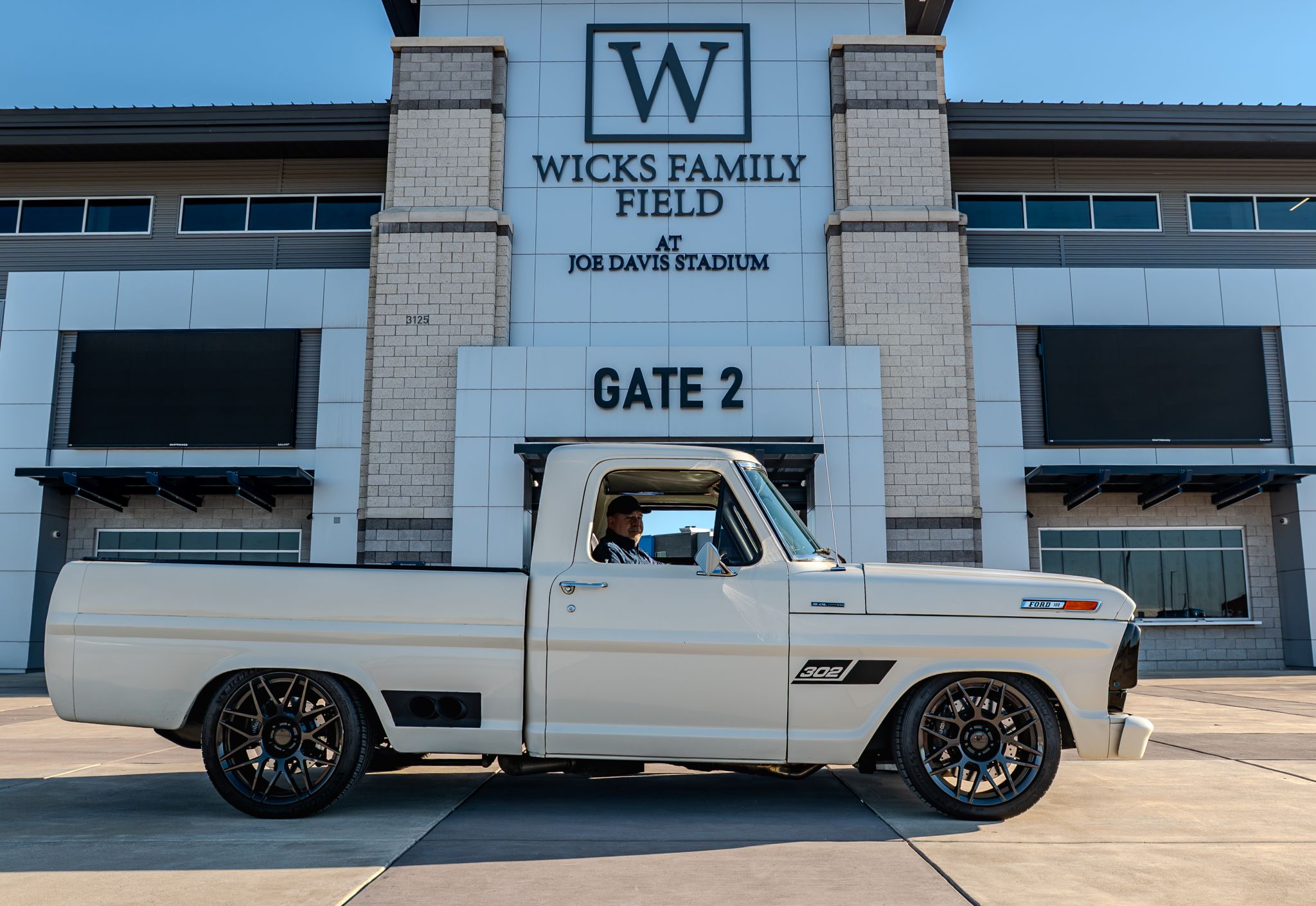 Car show picture