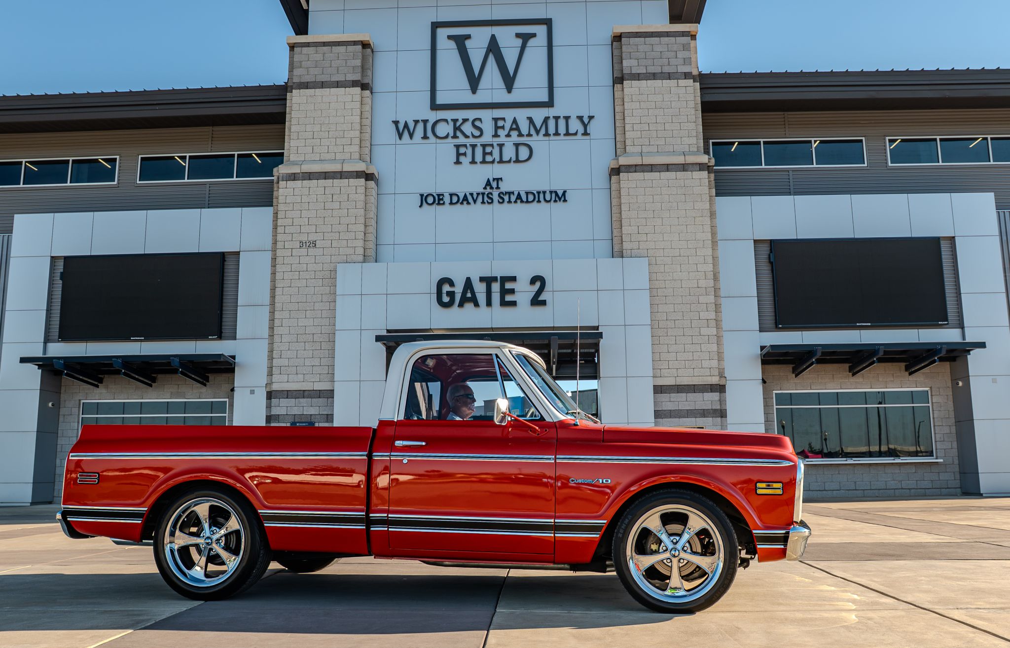 Car show picture