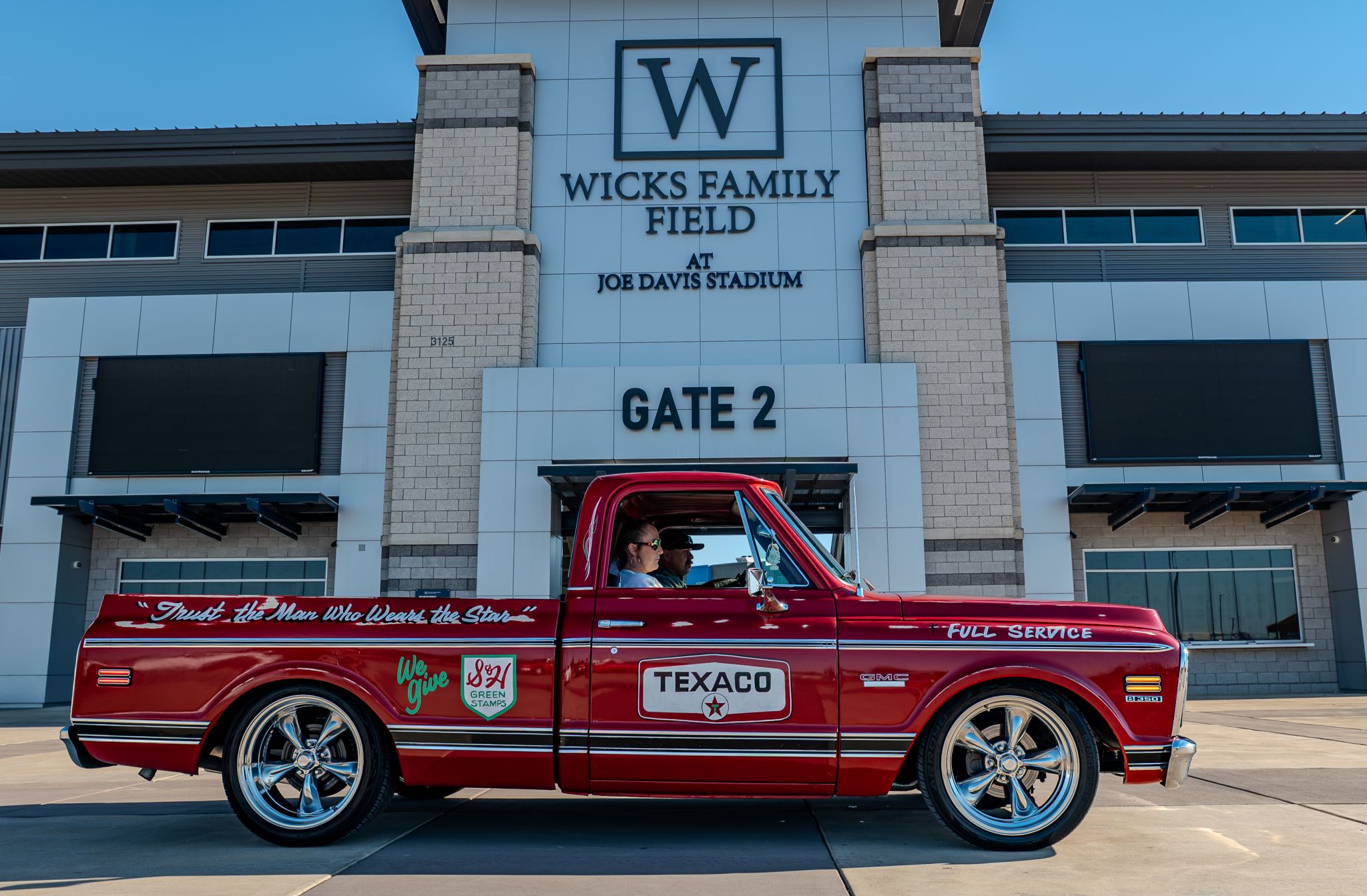 Car show picture