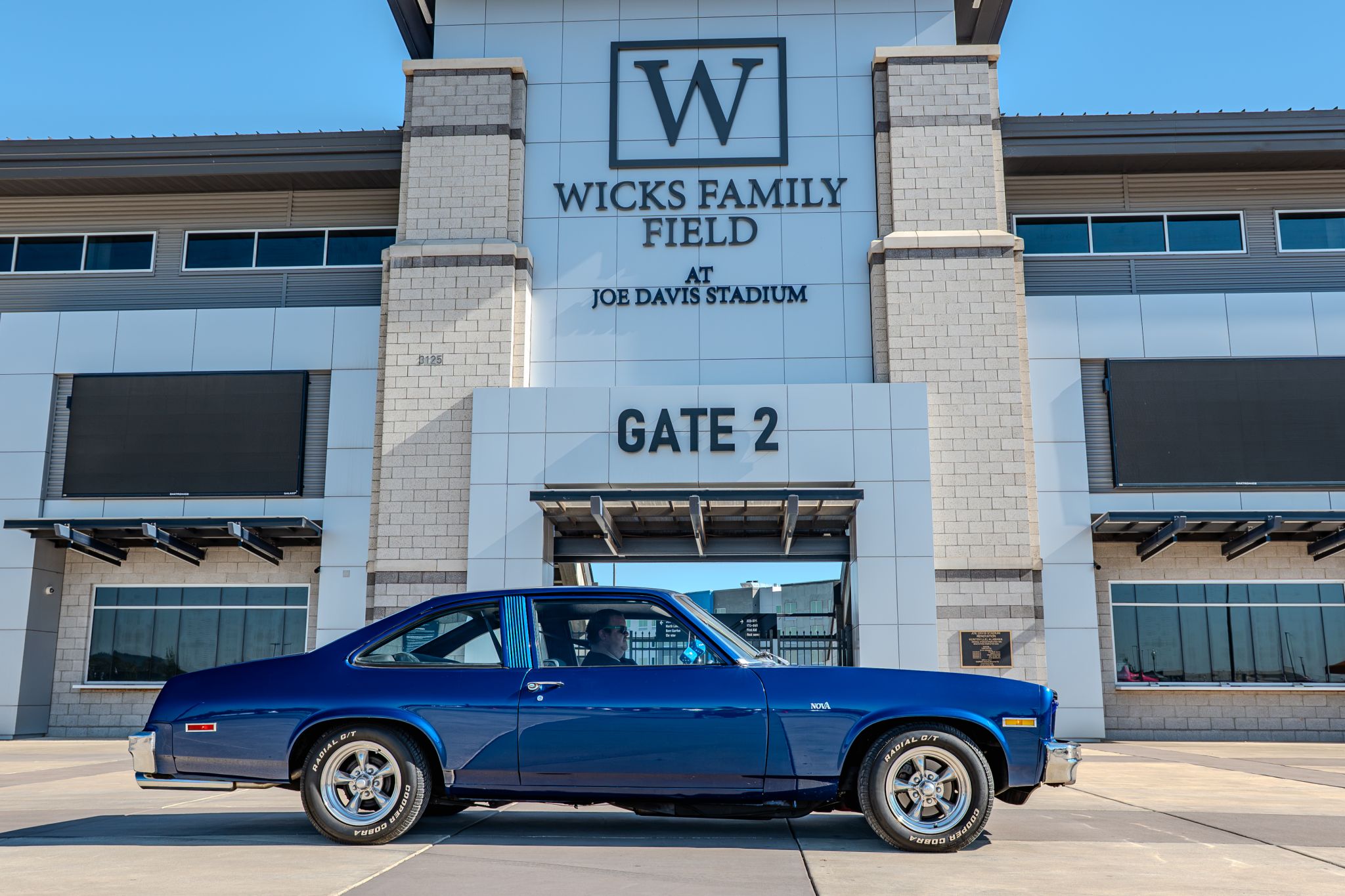 Car show picture