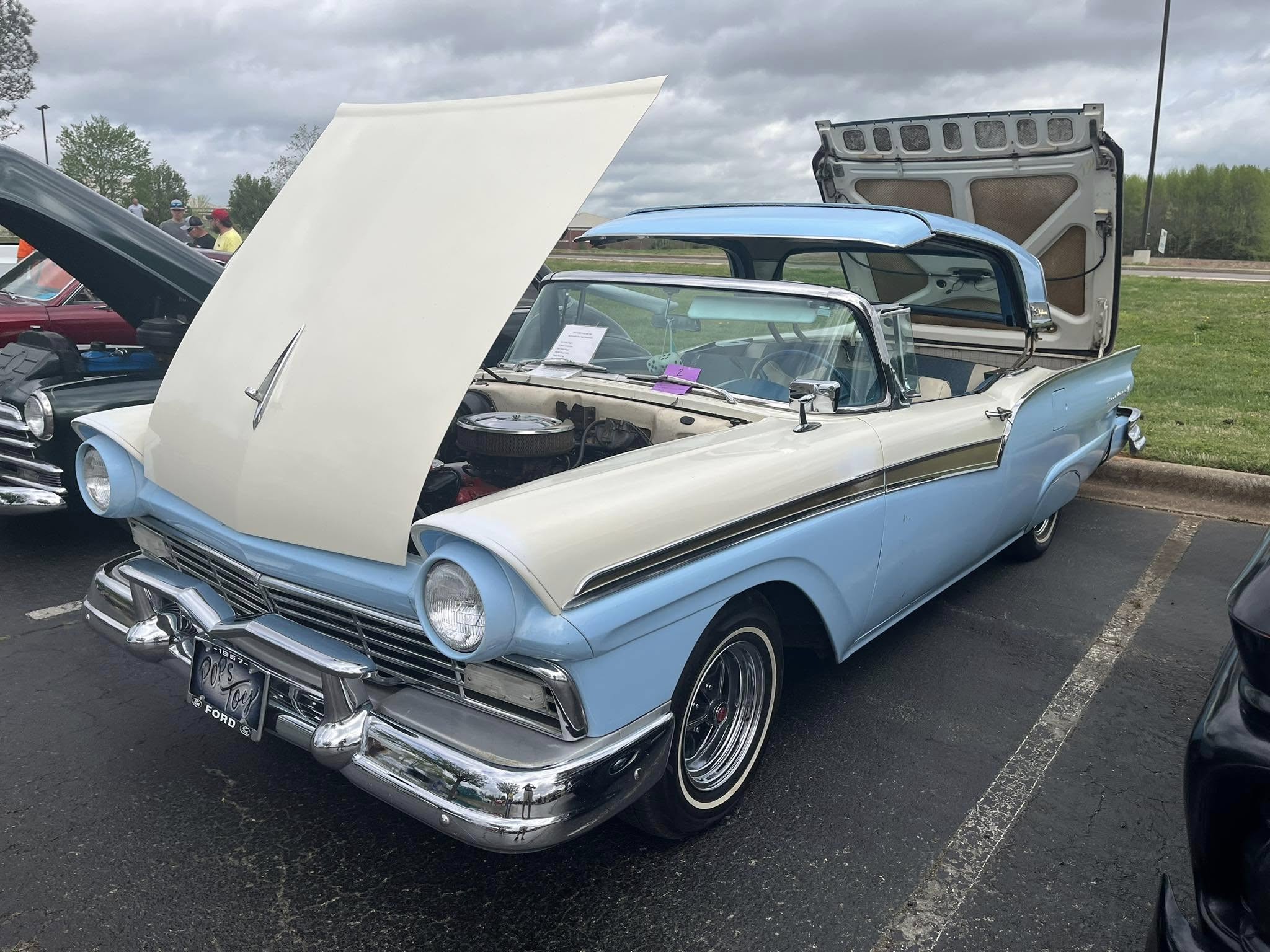 Car show picture