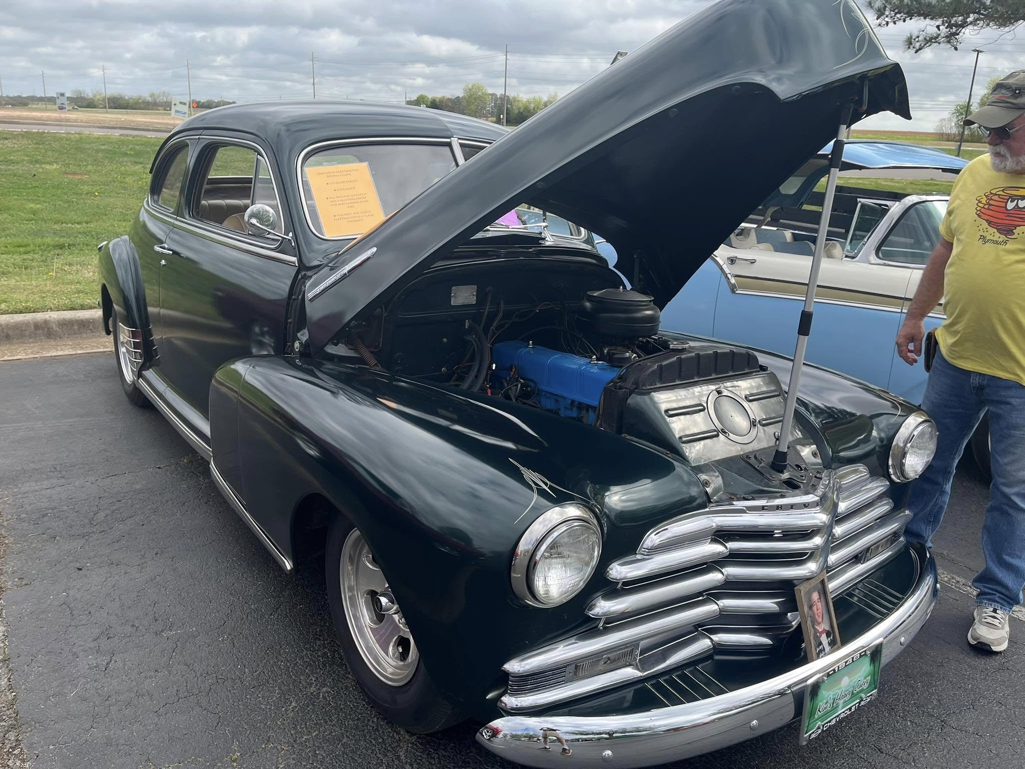 Car show picture