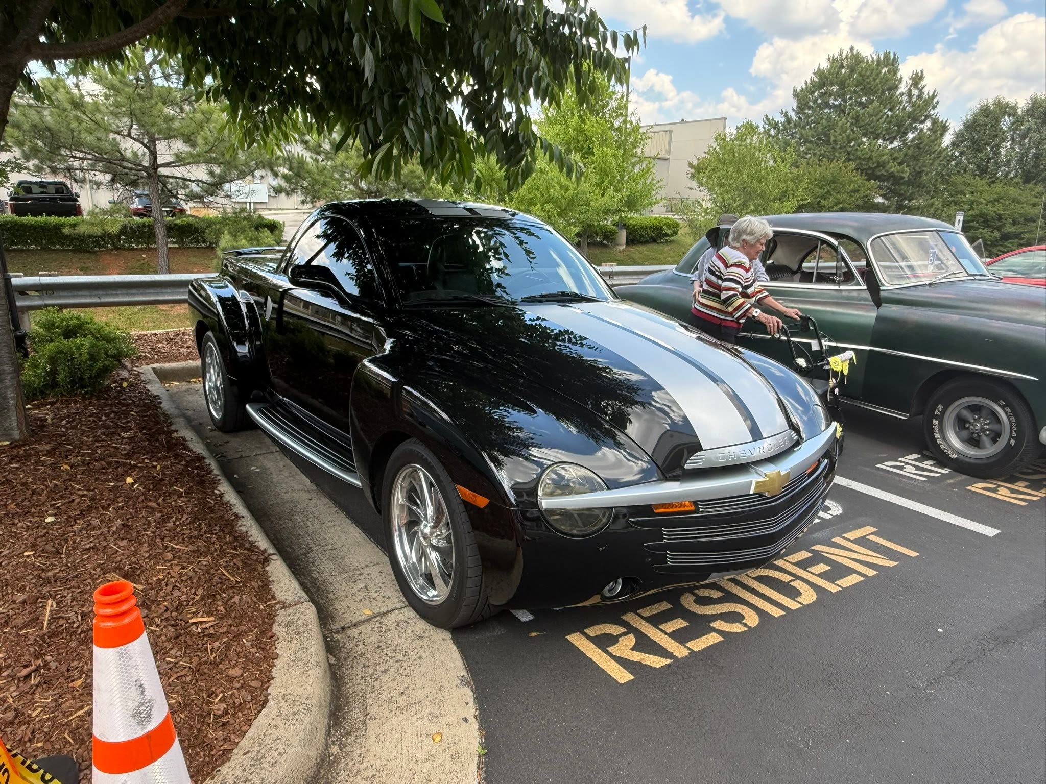 Car show picture